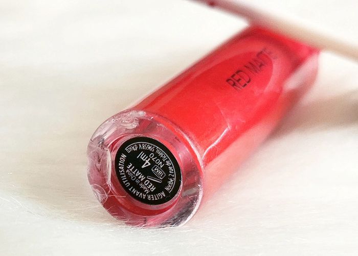 Rouge à lèvres rouge mate Nocibé neuf 🖤 - photo numéro 3