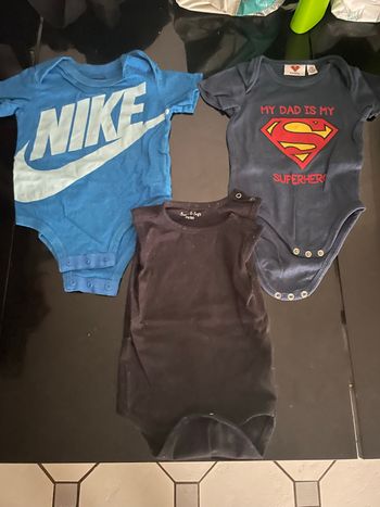 Lot de 3 bodies 9/12mois