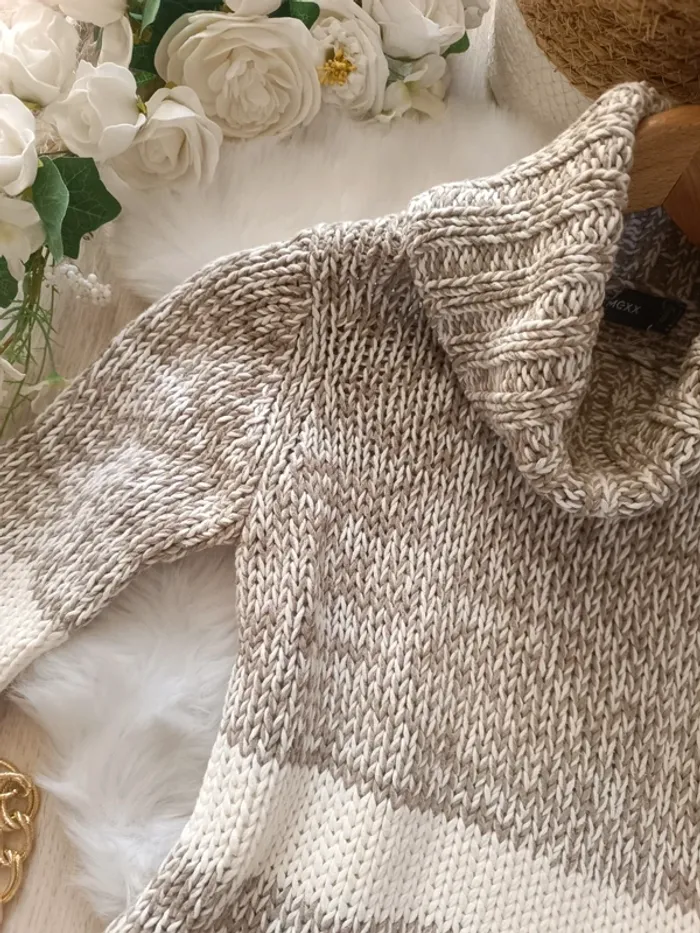 Jolie pull d'hiver taille s - photo numéro 2