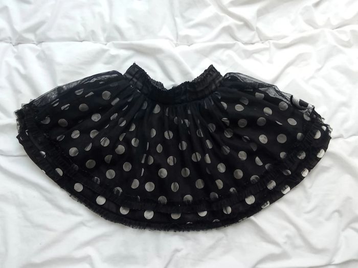 Jupe noire a pois avec tulle Barbie 140cm neuve