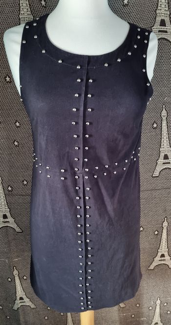 Robe noir à perles taille S effet daim au touché