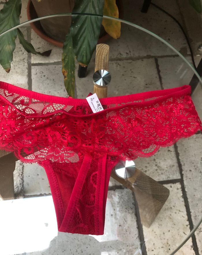 String rouge 34/36 - photo numéro 2