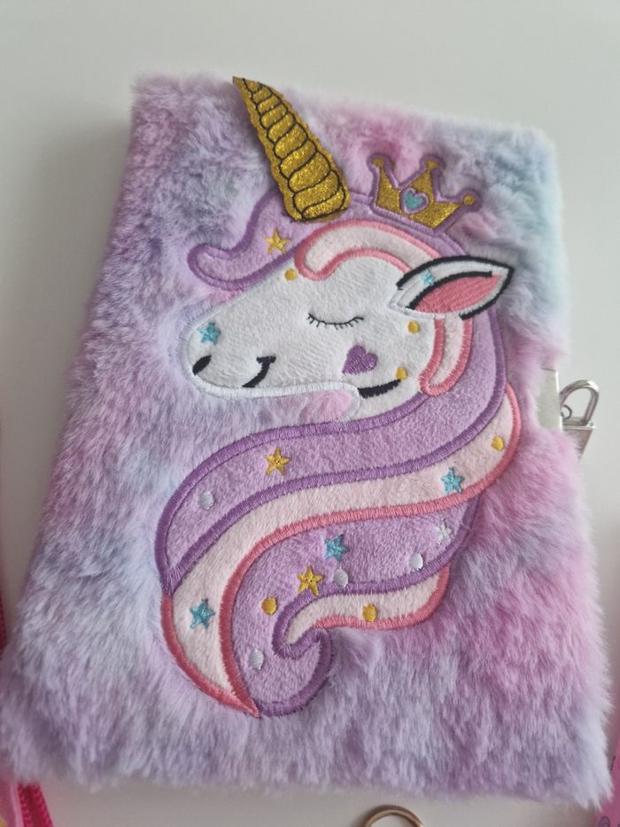 Lot papeterie licorne fille: carnet+ stylo + porté clé + sac+ stickers Neuf - photo numéro 2