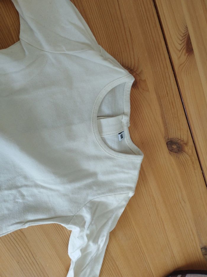 3 teeshirts 6 mois - photo numéro 4
