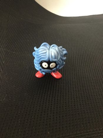 Figurine Saquedeneu Pokémon Nintendo 4cm Tomy officiel Tangela