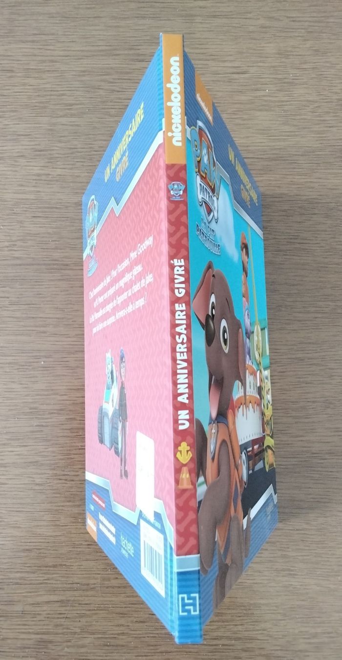 La Pat Patrouille ,Un anniversaire givré ,Hachette Jeunesse - photo numéro 2