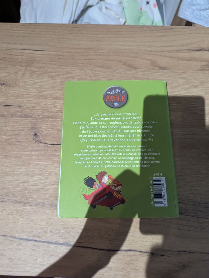 Livre Mortelle Adèle - photo numéro 2