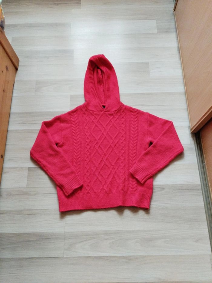 Pull tricot à capuche
