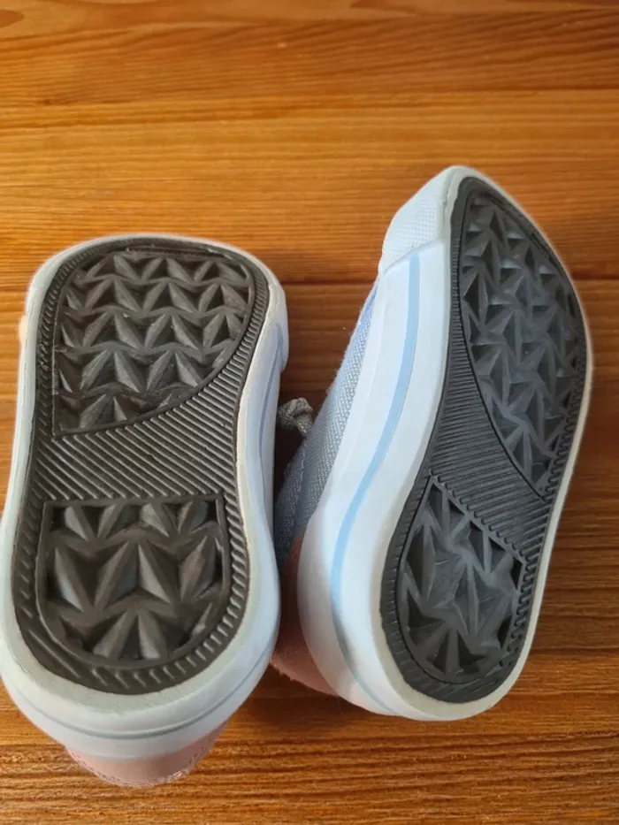 Baskets frimouss Taille 21 - photo numéro 3