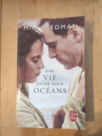 Une vie entre deux océans M.L. Sterman Livre de Poche 2016