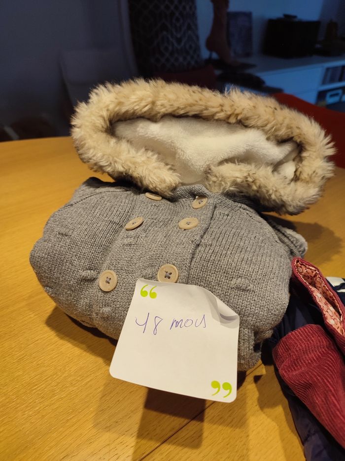 Lot de vêtements fille 18 mois propres, repassés et pliés - photo numéro 8
