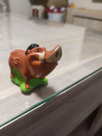 figurine pumba