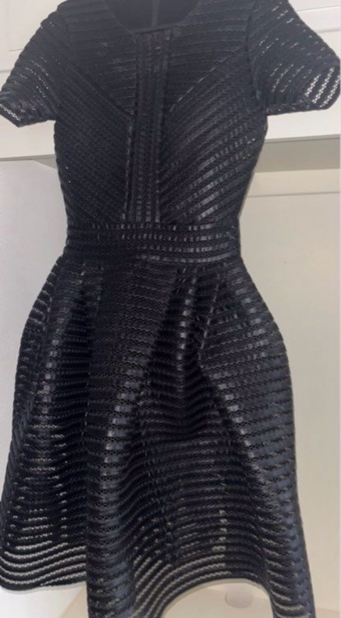 ROBE CHIC MAJE 450€ PRIX MAGASIN - photo numéro 7