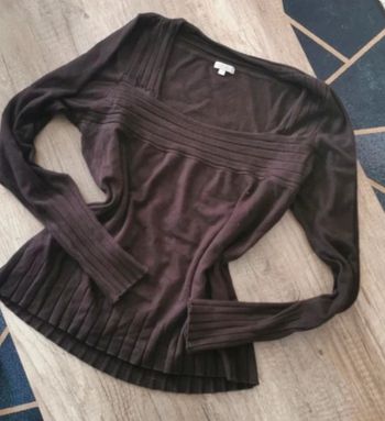 Pull marron col carré