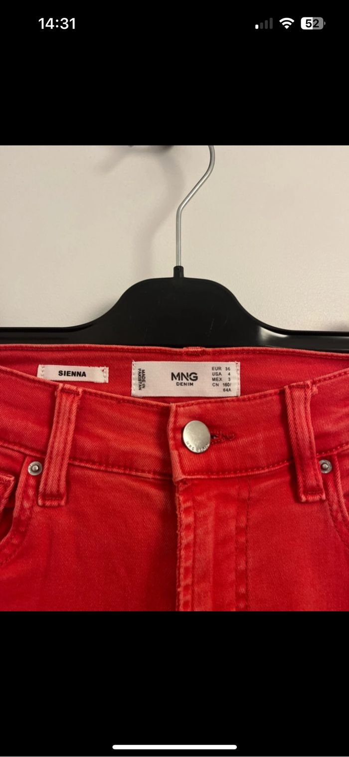 Jeans coupe cropped flare rouge Mango - photo numéro 2
