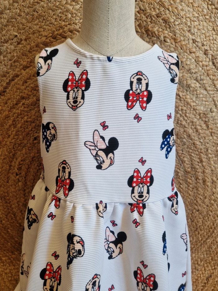 Jolie robe blanche minnie fille h&m 4 ans - photo numéro 3