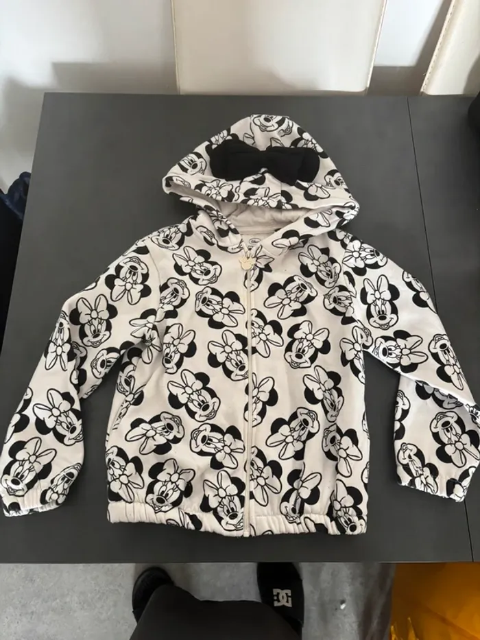 Sweat-shirt zippé Minnie 6 ans