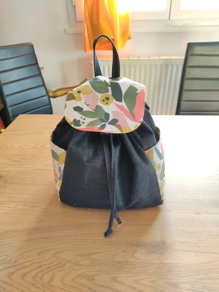 Sac à dos fleuri - photo numéro 1