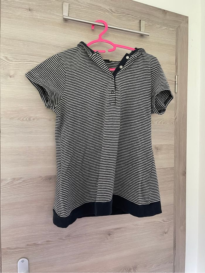 T-shirt à rayures avec capuche