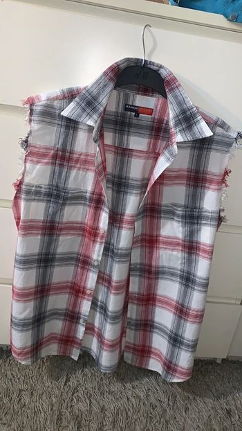 Jolie chemise sans manche (taille L)