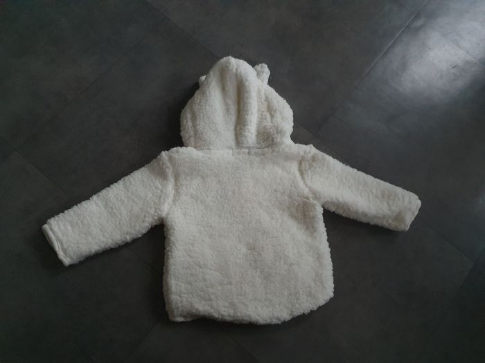 Pull à capuche ours blanc Neuf 9 mois - photo numéro 4