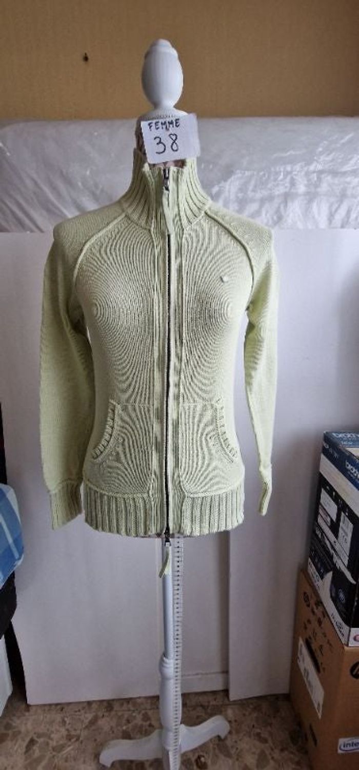 Gilet, jaune/ vert,en coton, en très bon état, longueur 57cm ,largeur d'épaule 35cm