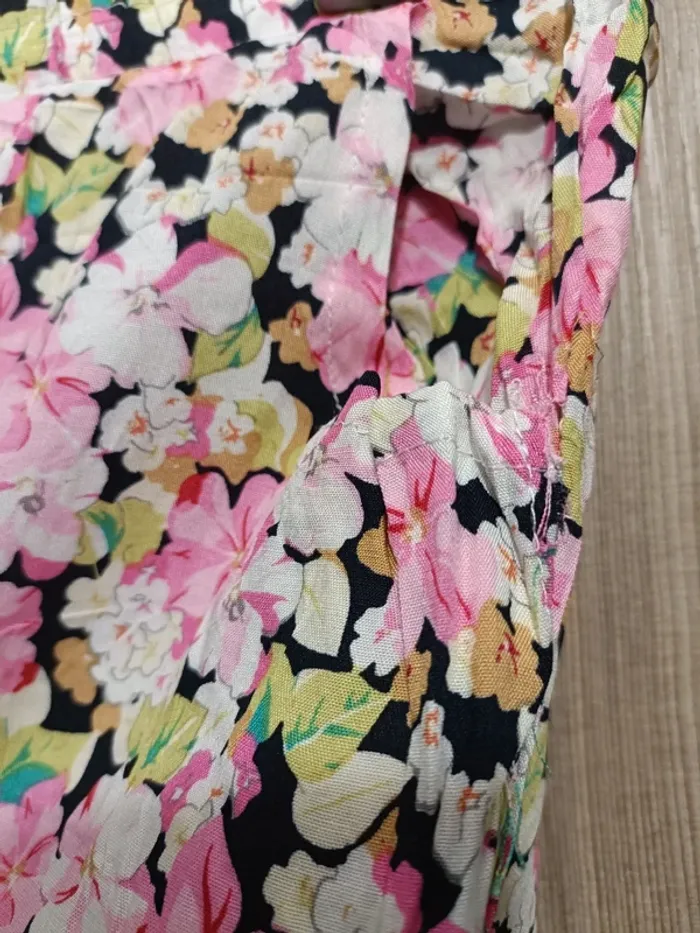 Short rose neuf taille 40 - photo numéro 3