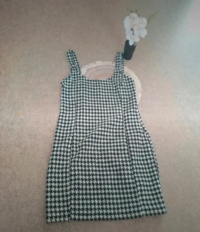 Robe a carreaux, taille L, marque FB Sister