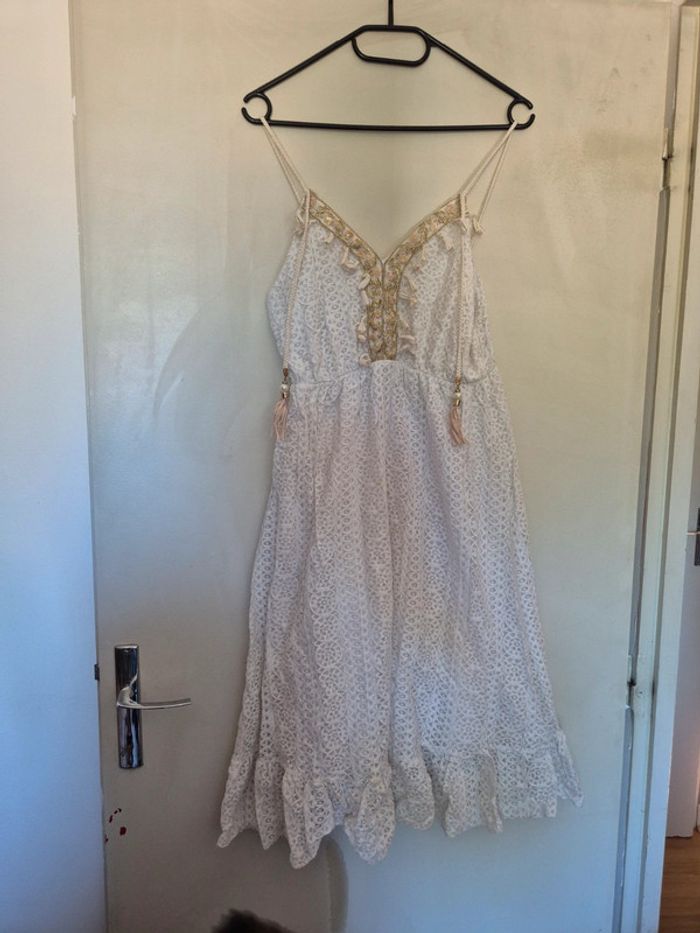Robe blanche dentelles - photo numéro 2