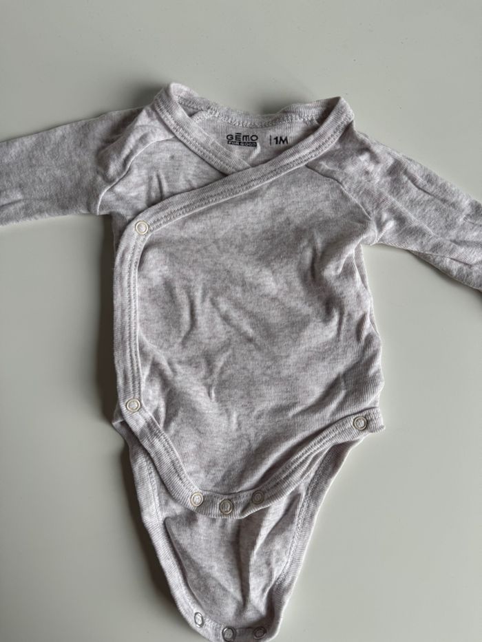 Lots bodies 1 mois - photo numéro 6