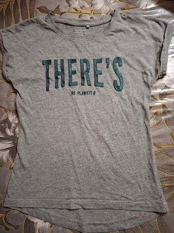 T shirt fille en 7-8 ans