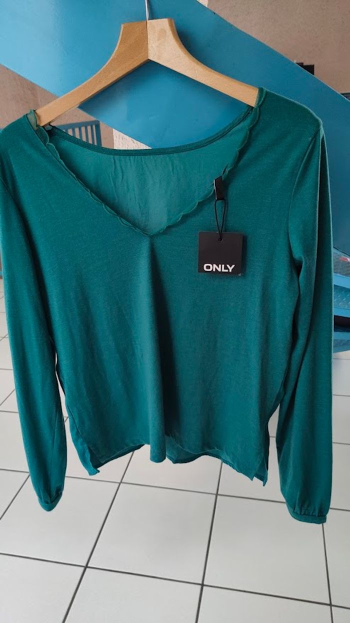 sweat only vert dos V bordure dentelle taille 36 NEUF - photo numéro 3
