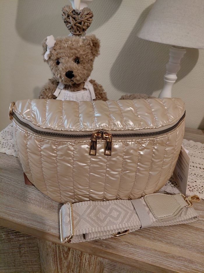 Banane matelassé doudoune