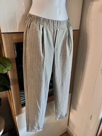 Chino gris lignes blanches bershka taille s