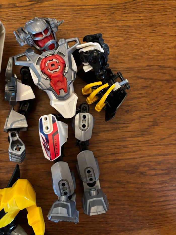 Lot jouets robots - photo numéro 2