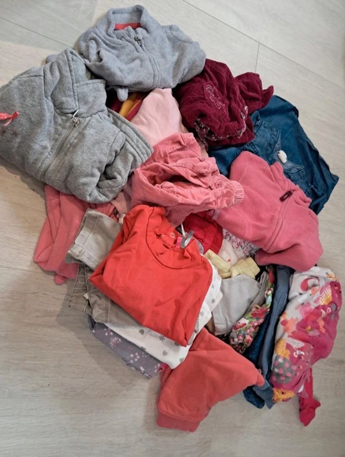 Lot vêtements  fille 12mois