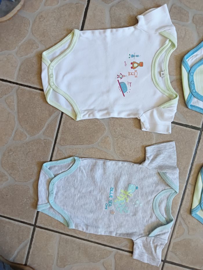 Lot de 4 body 3 mois - photo numéro 2