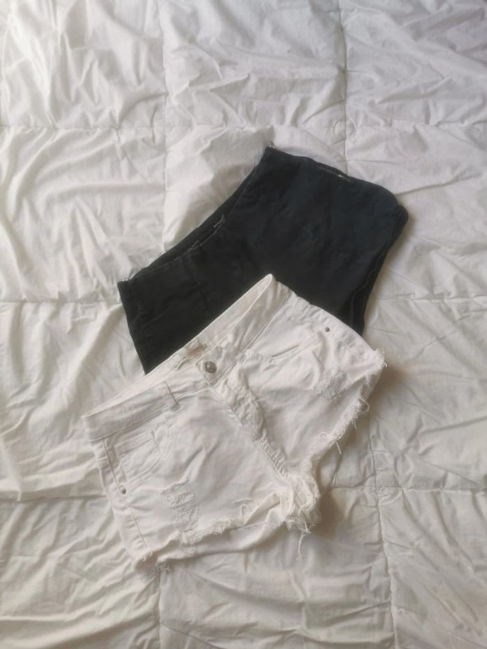 Lot de 2 shorts taille 36-38