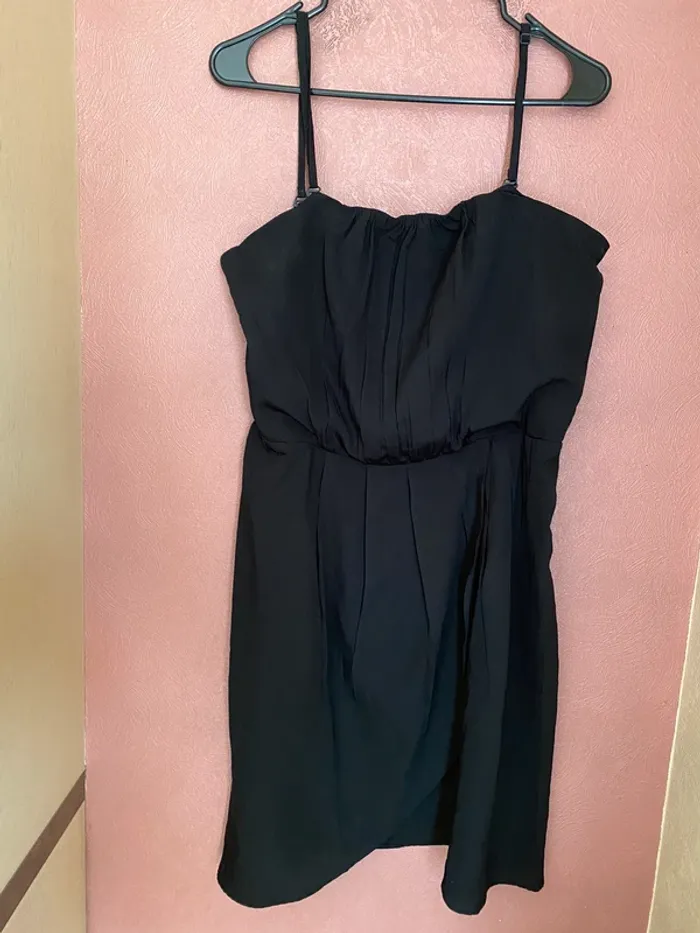 Robe à bretelles noire