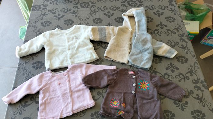 Lot vêtements fille 6 mois - photo numéro 4