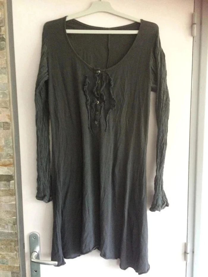 Robe grise originale