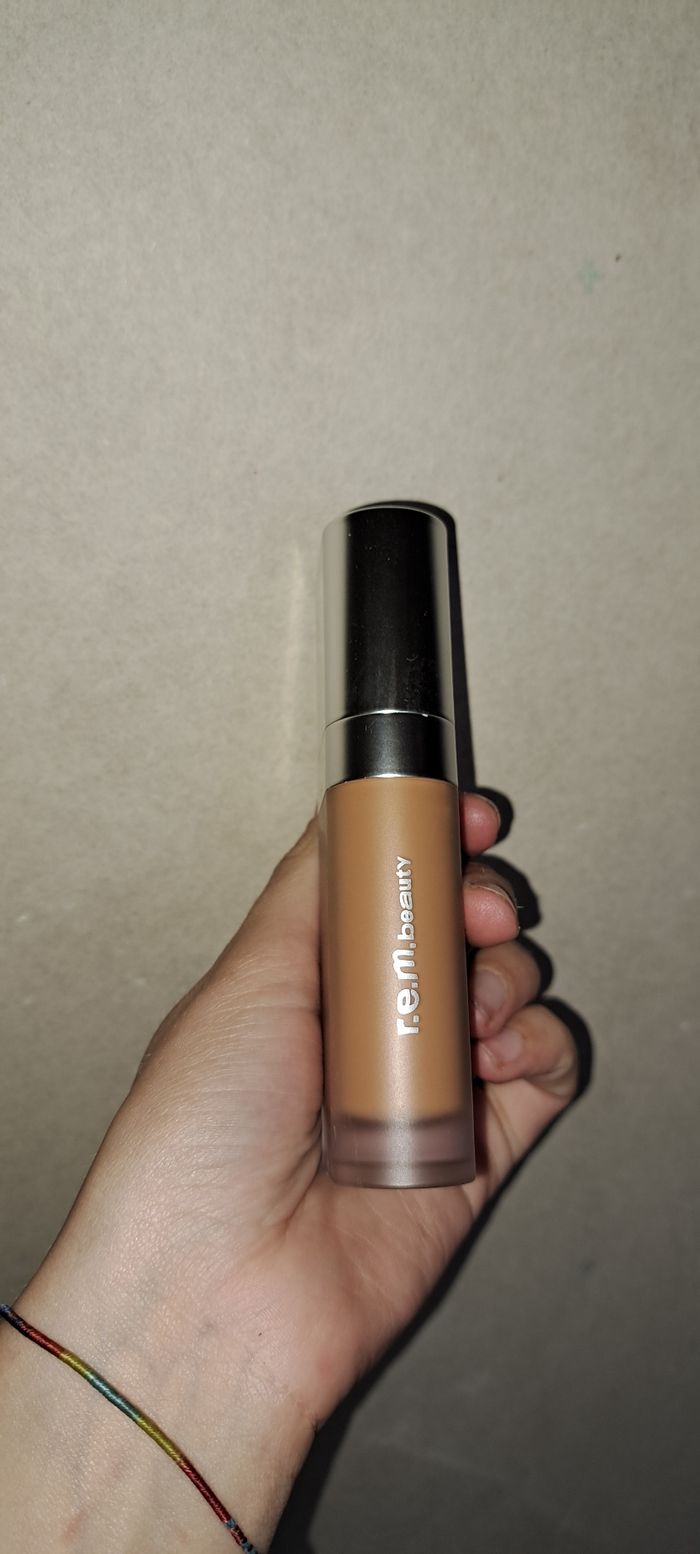 Fond teint Rem beauty