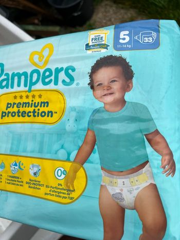 Couches Pampers premuim taille 5