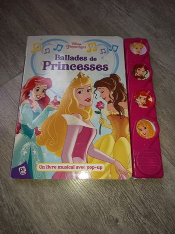livre musical avec pop-up ballades de princesses disney