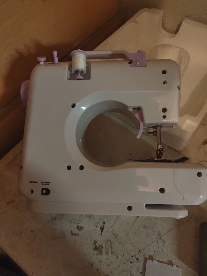 Machine a coudre - photo numéro 6