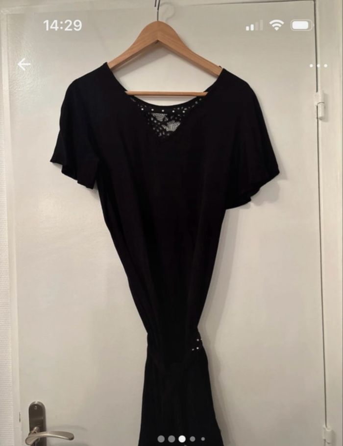 Robe noire 2 en 1 portée décolleté V ou plumetis Maison Captain