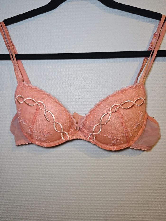 Soutien-gorge Passionata rose saumon en dentelle