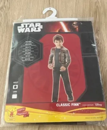 Enorme lot de 50 Déguisements enfant Disney star Wars taille 5-6 ans Ou 7-8 ans  Classic Finn neuf