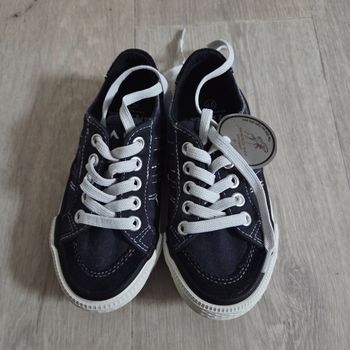 Baskets tao 27 neuves