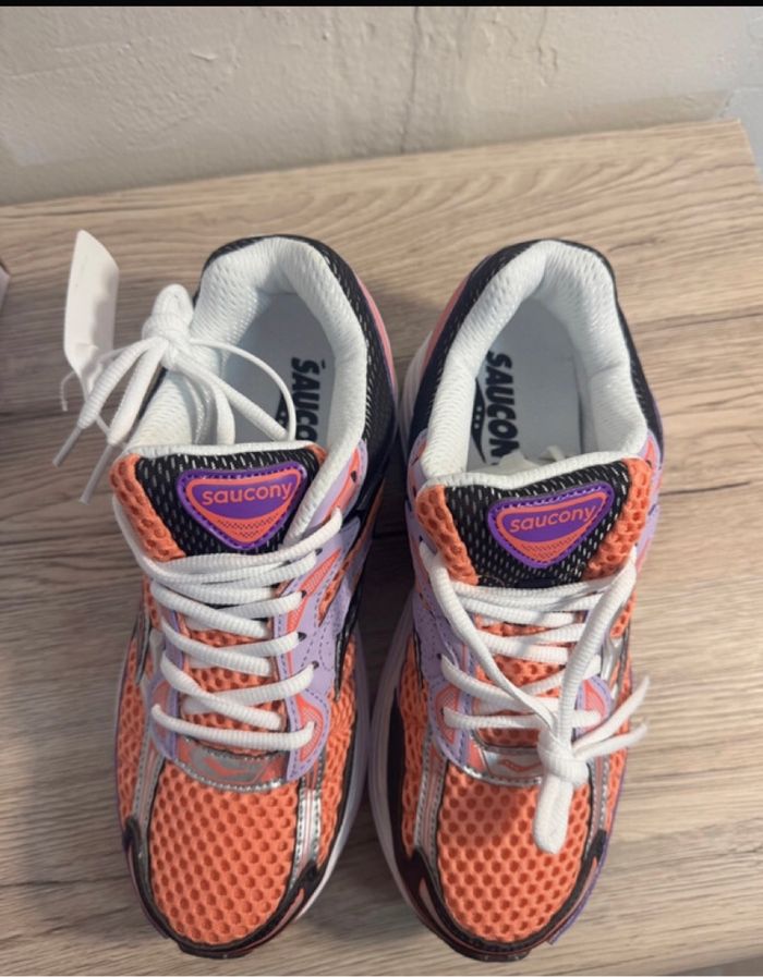 Saucony omni 9 taille 36 à 40 - photo numéro 2